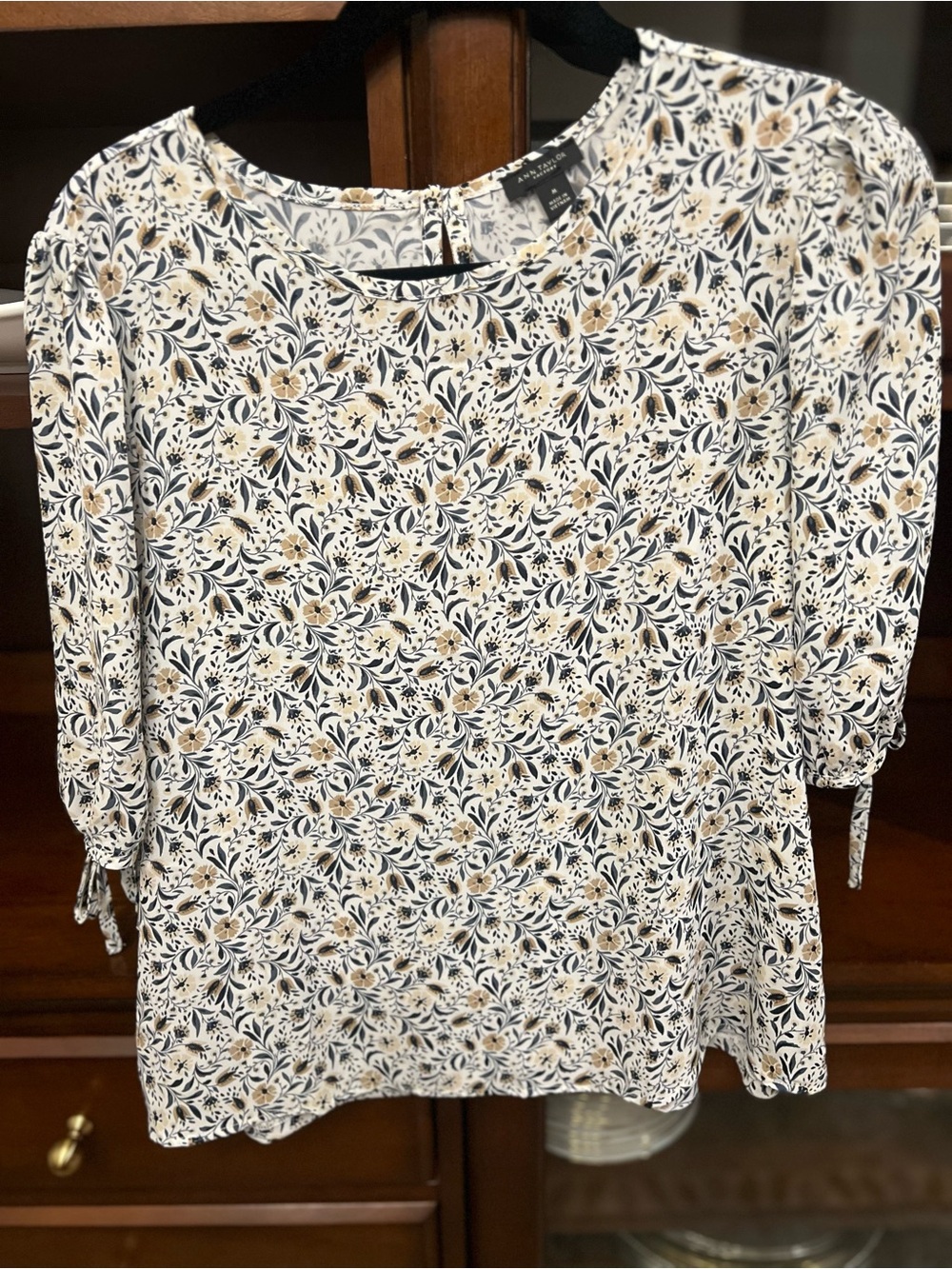 Medium Bundle | Ann Taylor + Banana Republic - Picture 2 of 15